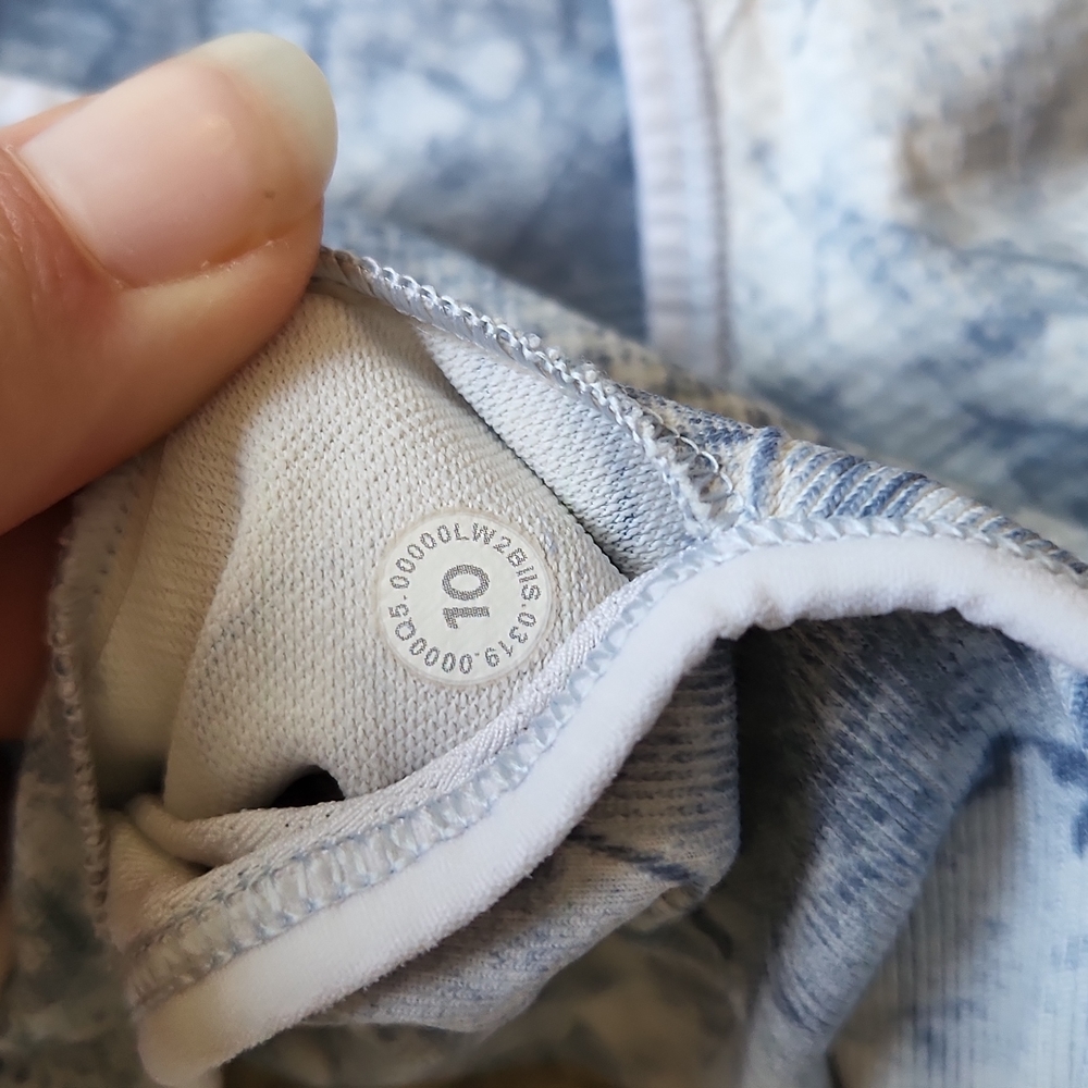 Lululemon sports bra - Picture 4 of 4